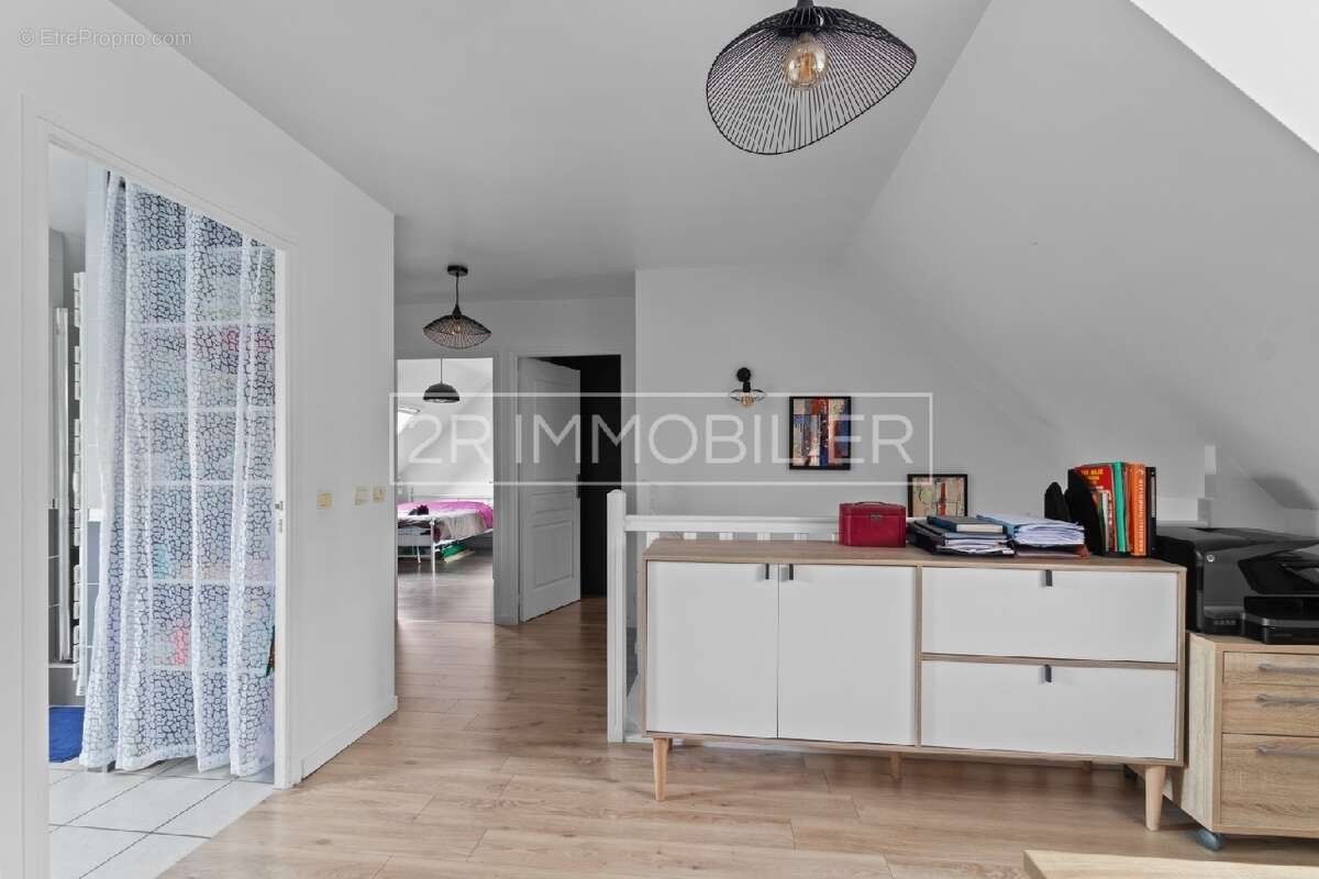 Maison à BUSSY-SAINT-GEORGES