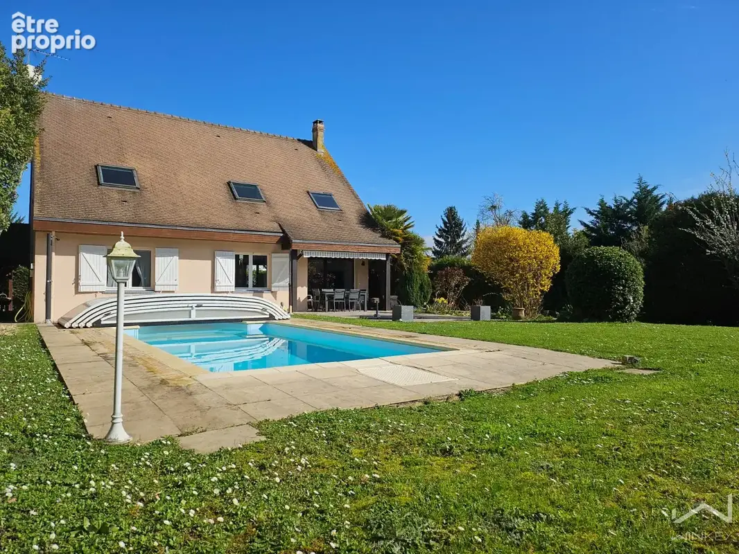 Photo Maison à Mezieres-Sur-Seine au prix de 465 000€