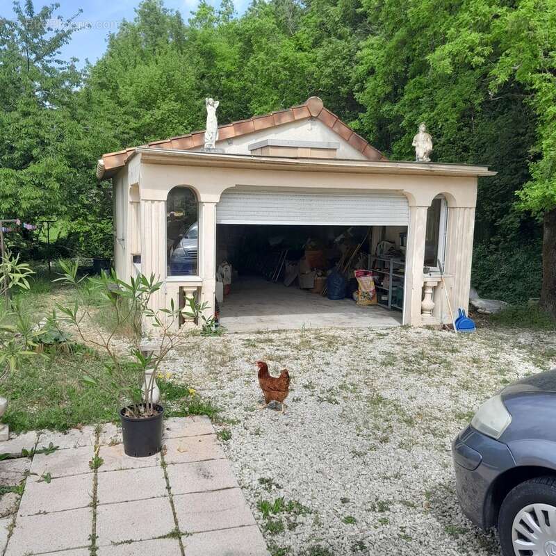 Maison à AIGRE