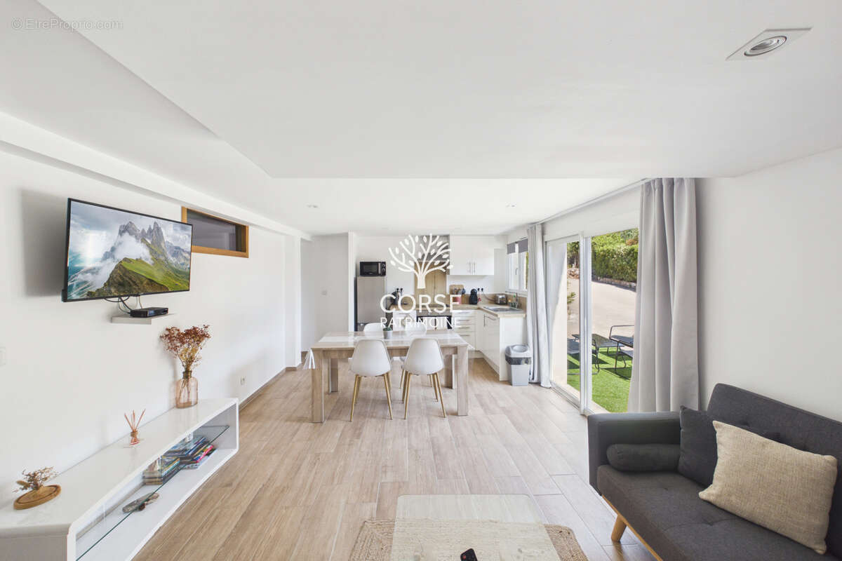 Maison avec piscine et dépendance - photo 7