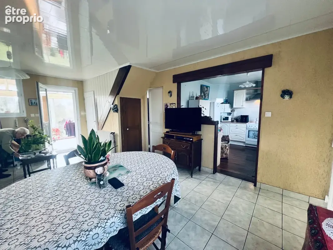 Maison vie de plain-pied 75m², 2 chambres, jardin et dépendances - photo 5