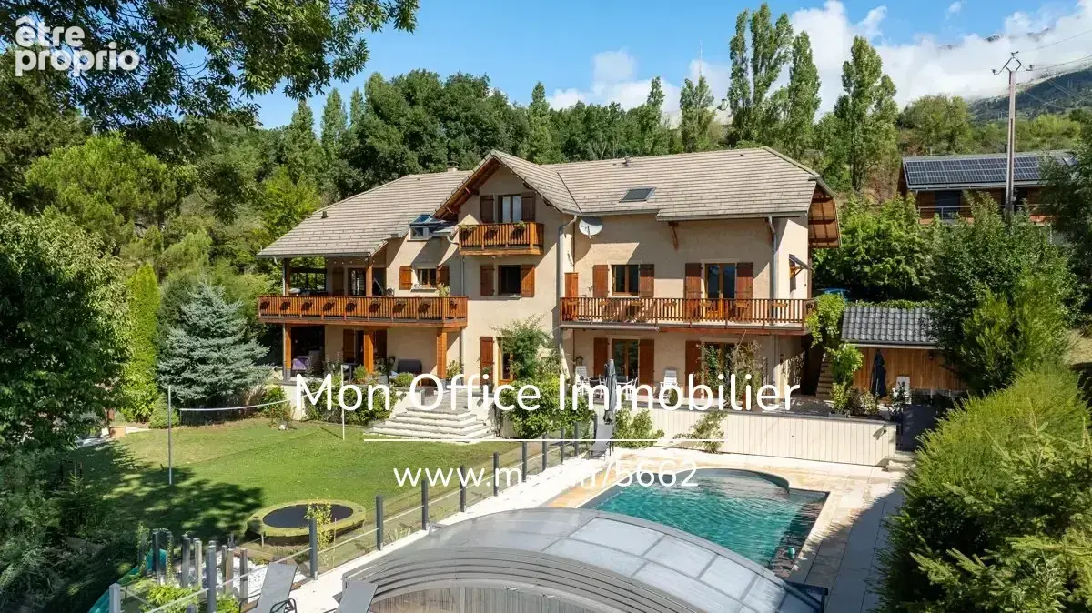 Référence : 7162-MTE - Bâtisse avec gîtes de 400 m2 - piscine - vue magnifique sur le Lac - photo 2