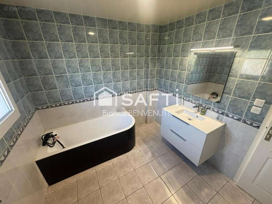 Maison 141 m² à Euville  - photo 9
