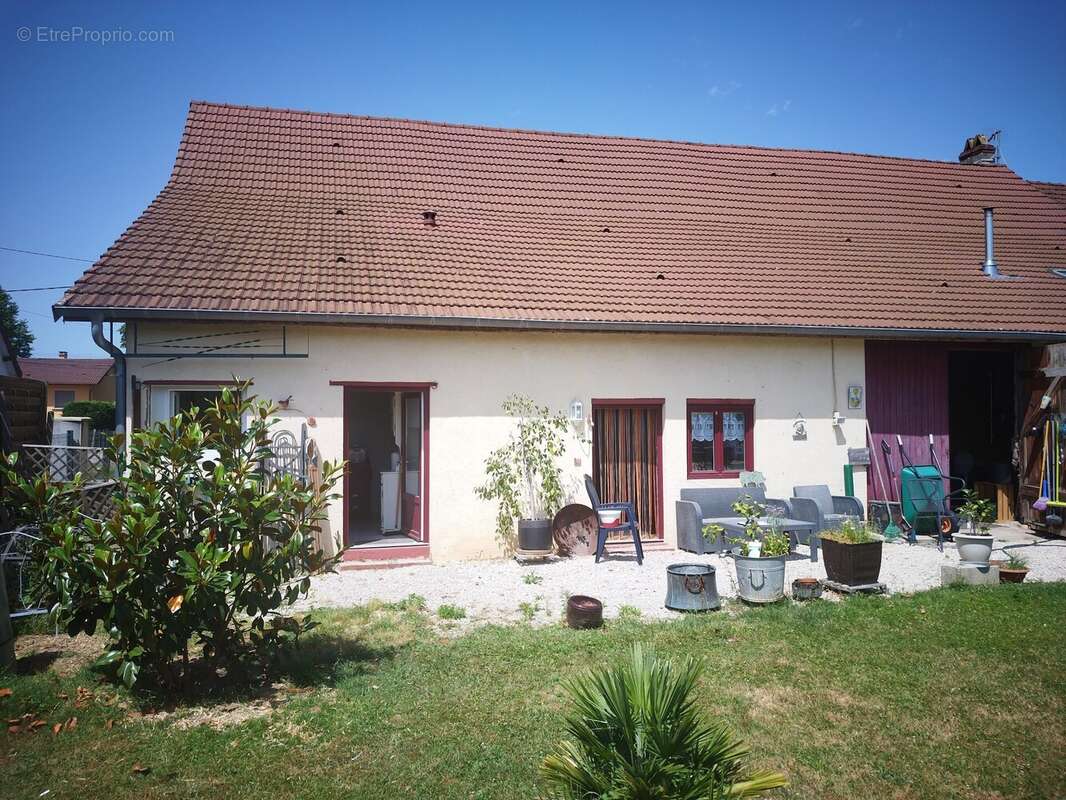 Maison à PIERRE-DE-BRESSE