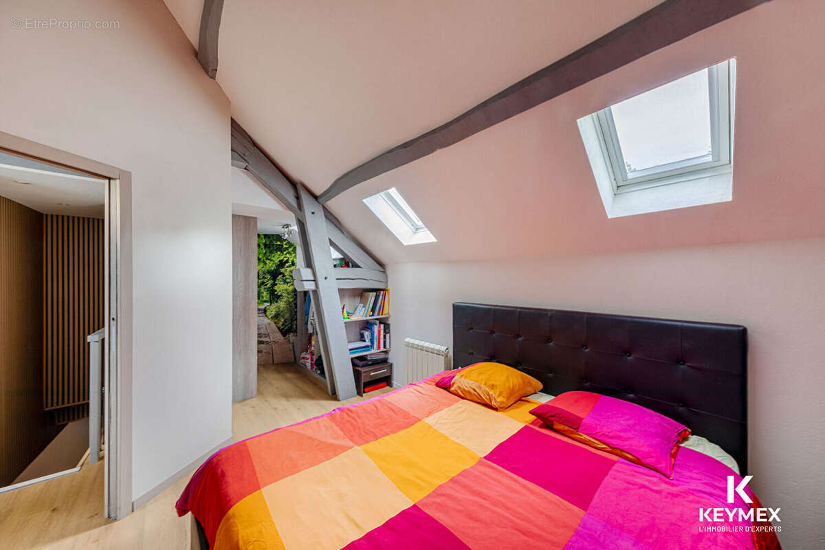 Maison  4 pièces 99 M²  et 110 m² utile ,3 chambres ,cour de 40 M² vue  sur les champs - photo 14