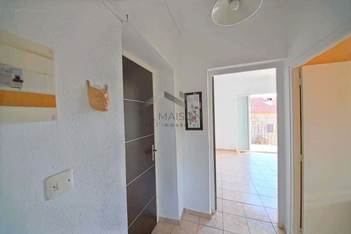 Appartement à MONACIA-D'AULLENE