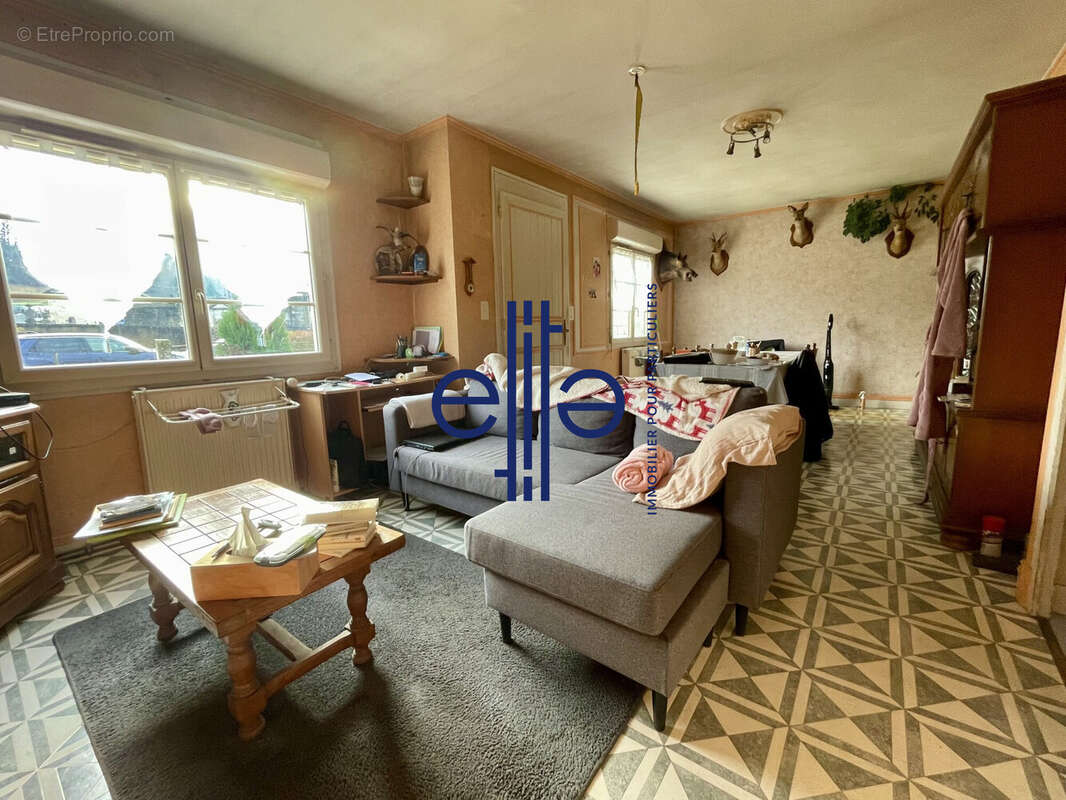 Maison à CHATEAU-L'EVEQUE