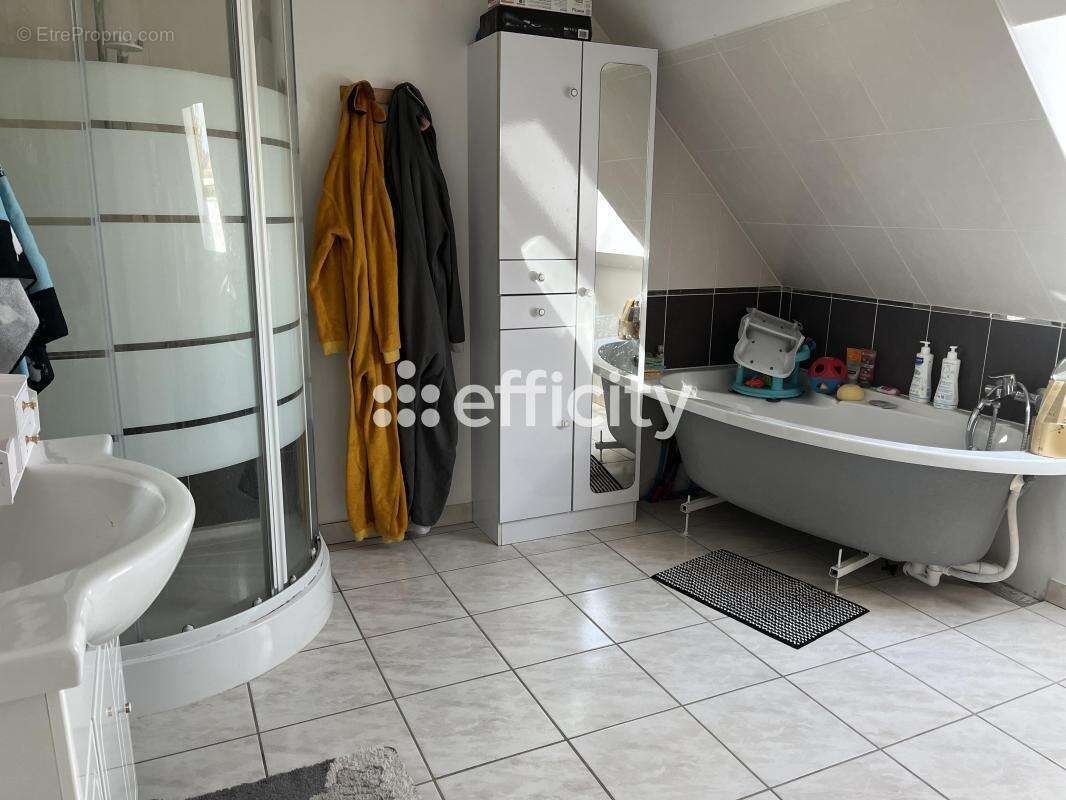 Maison à SAINT-MARTIN-DE-FONTENAY