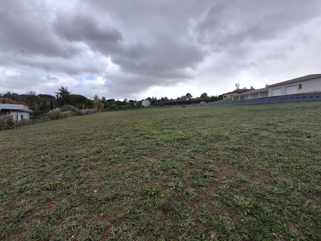 Terrain à VIEILLE-TOULOUSE