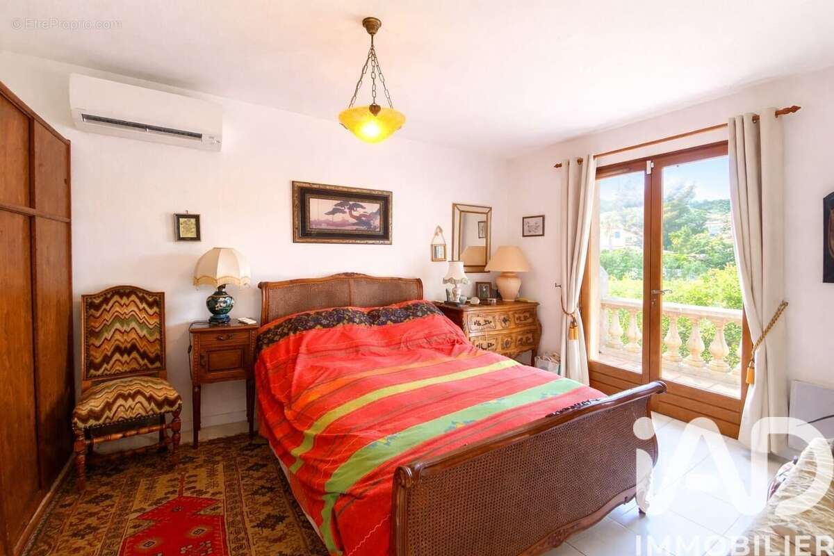 Photo 9 - Maison à ROQUEBRUNE-SUR-ARGENS