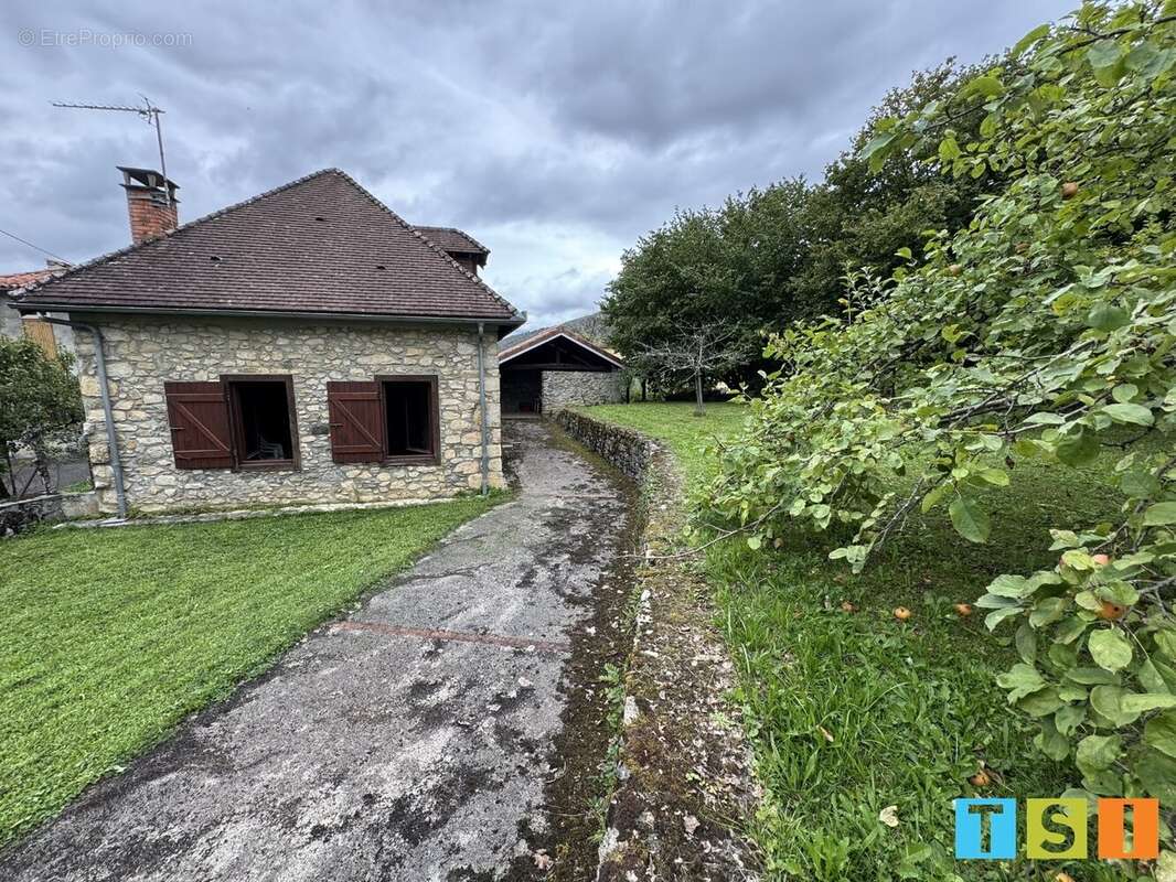 Maison à JUZET-D'IZAUT