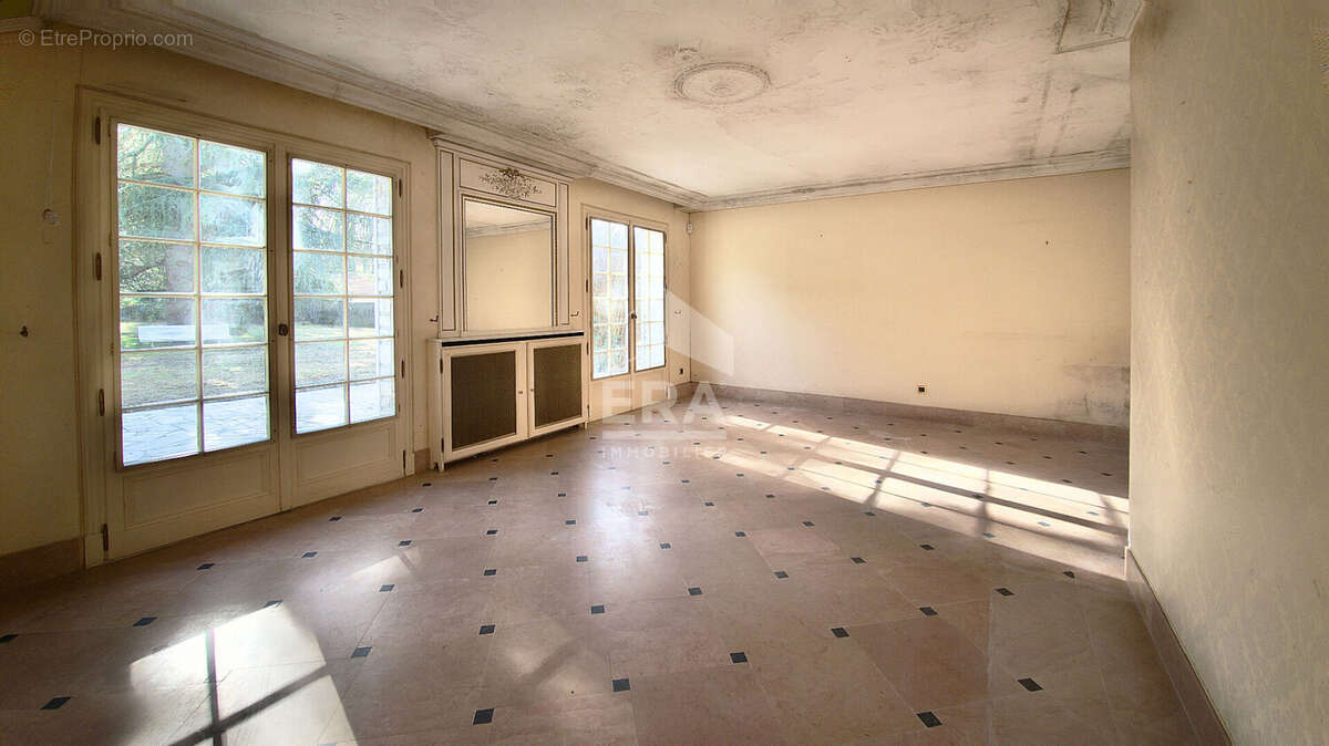 Maison à POLIGNY