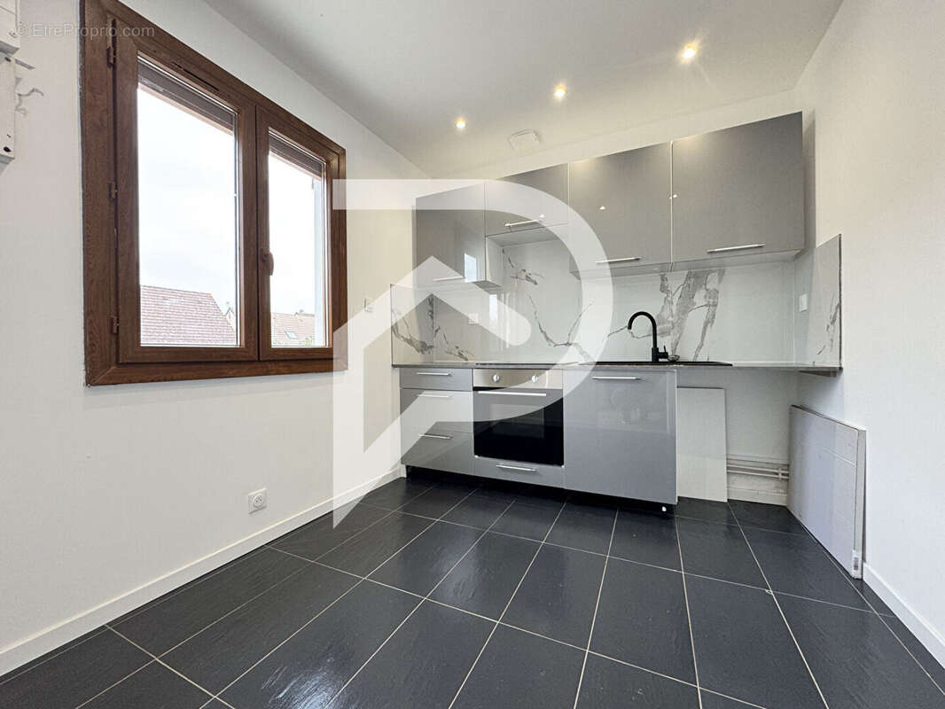 Maison à IVRY-LA-BATAILLE