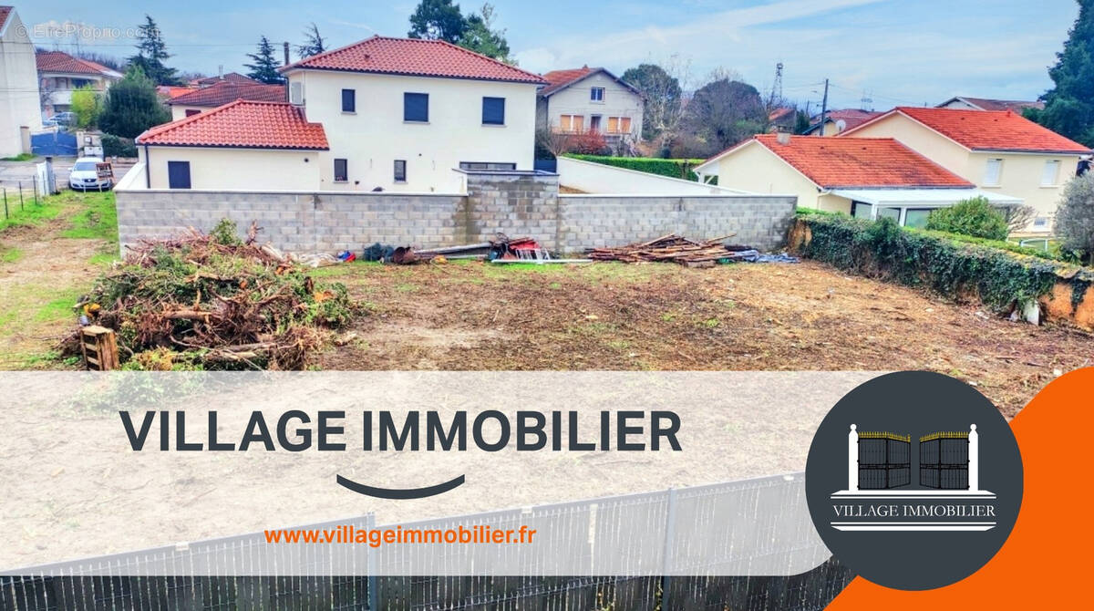 Terrain à SAINT-PRIEST