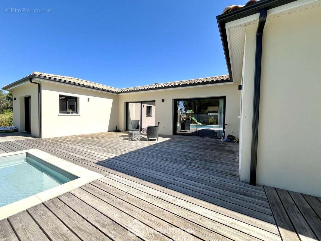 Maison 124 m² à Sainte-Helene  - photo 2