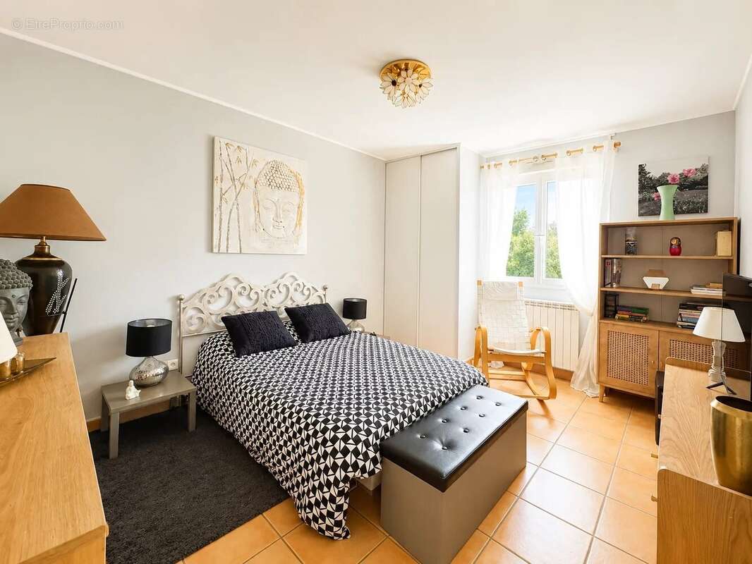 Vidauban – Élégante villa de plain-pied de 140 m² avec piscine sur un terrain de plus de 2 550 m² - photo 11
