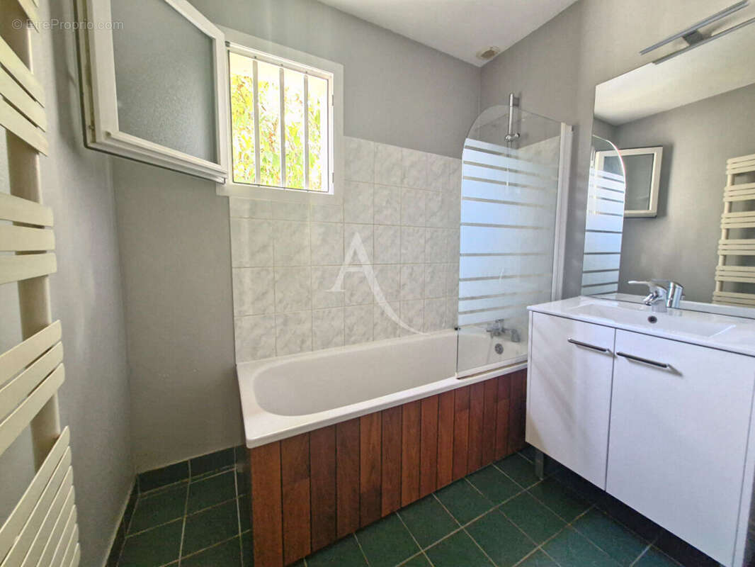 Maison à SAINT-JEAN-DE-BRAYE