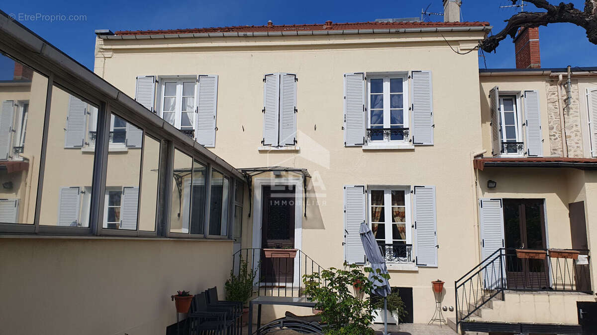 Maison à SAINT-MAUR-DES-FOSSES