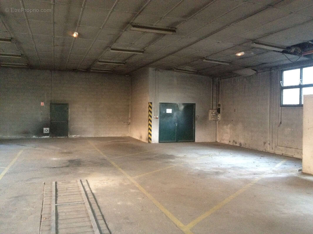 Commerce à SAINT-PIERRE-LA-PALUD