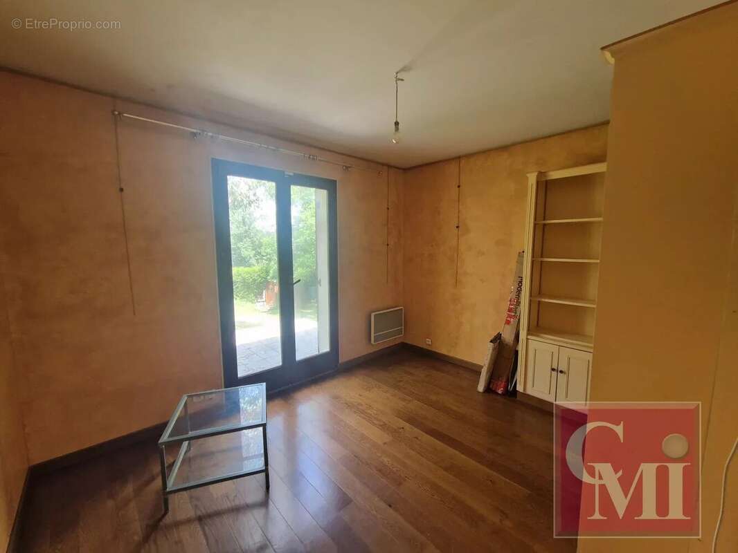 Maison à SAINT-GERMAIN-LES-ARPAJON