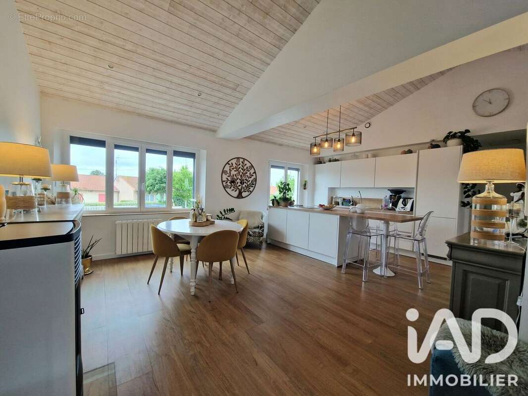 Appartement 107 m² à Chatelaillon-Plage  - photo 2