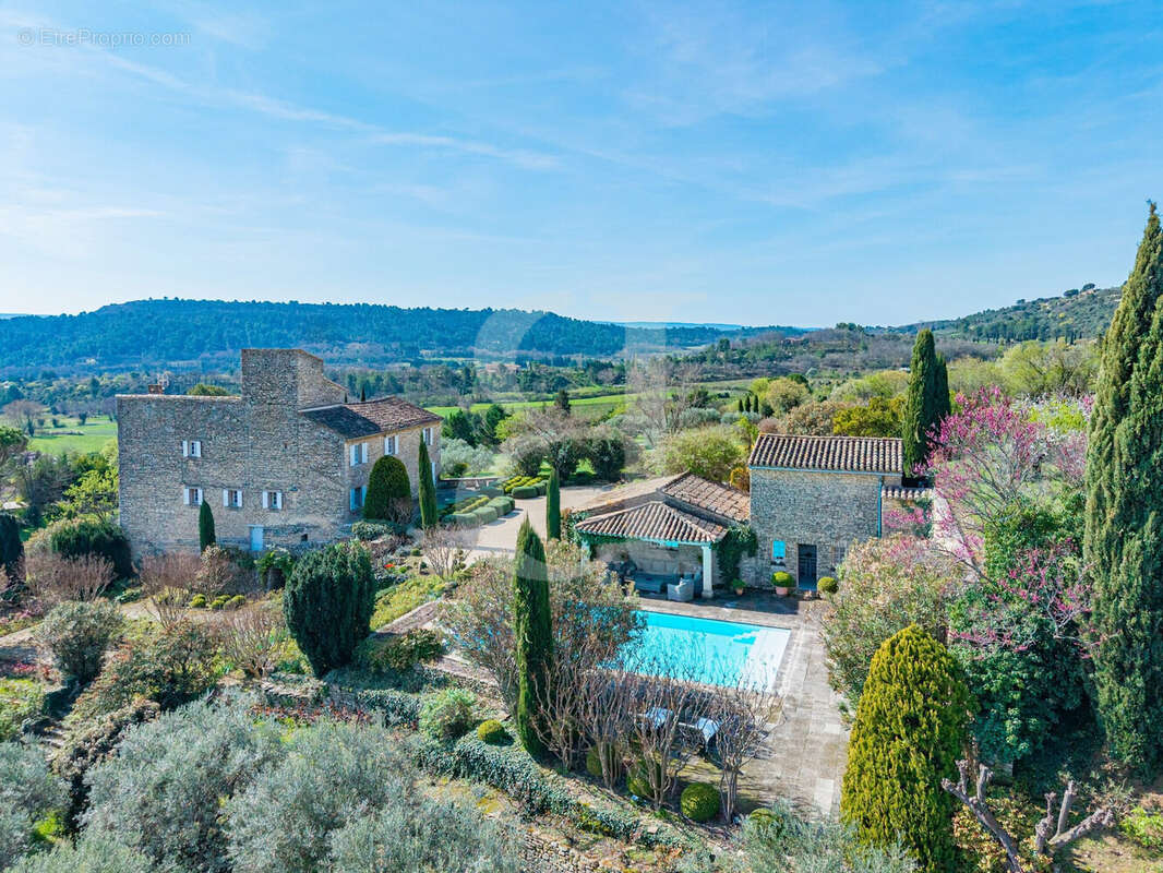 Maison à GORDES