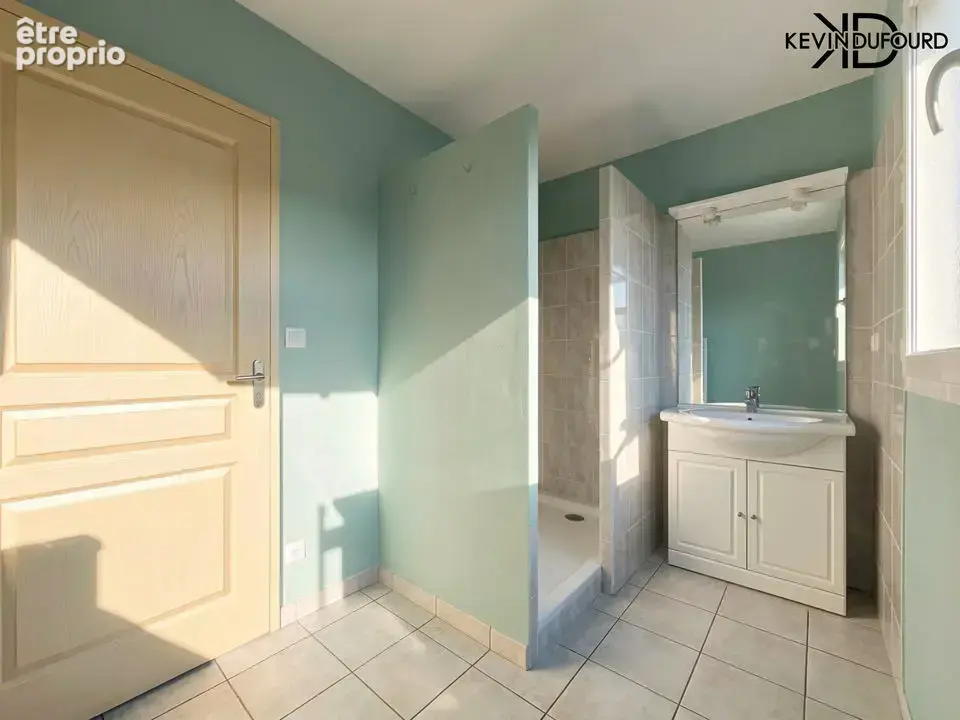 Appartement 70 m² + place de parking + garage à AUBENAS - photo 6