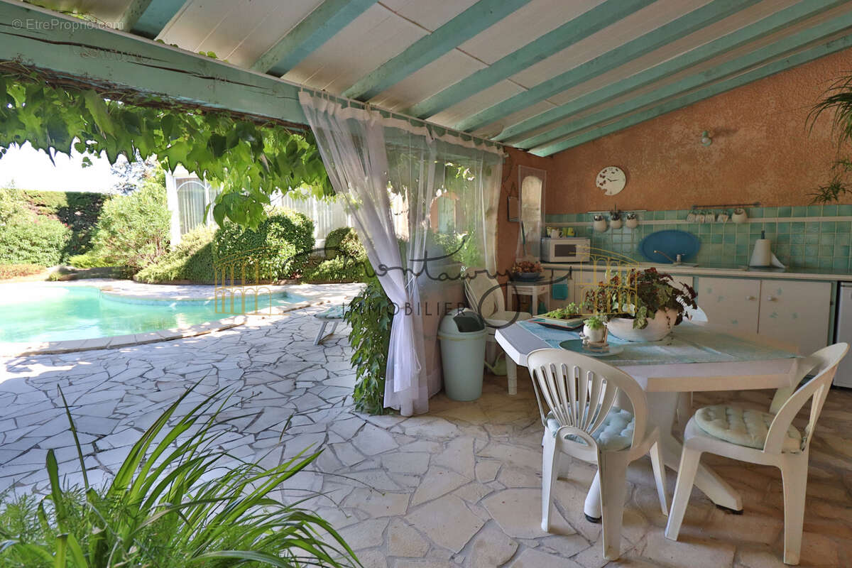 POULX   Élégante villa familiale - photo 3
