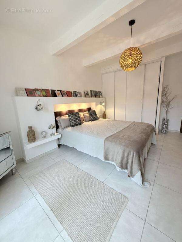 Maison 450 m² à Jonquieres  - photo 3