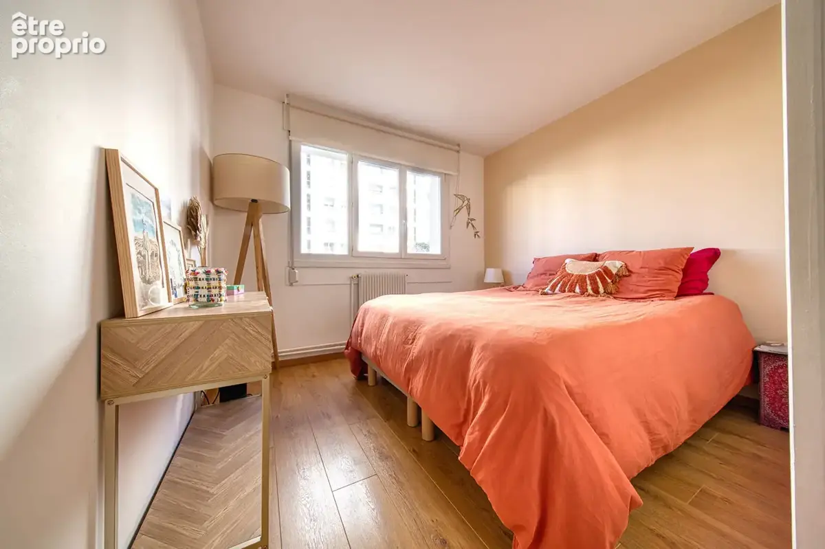 Appartement familial T4/T5 100 m2 au coeur du 6e arrondissement - photo 4