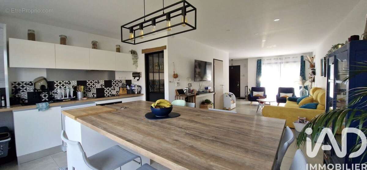 Maison 91 m² à Saint-Leger-Les-Vignes  - photo 2
