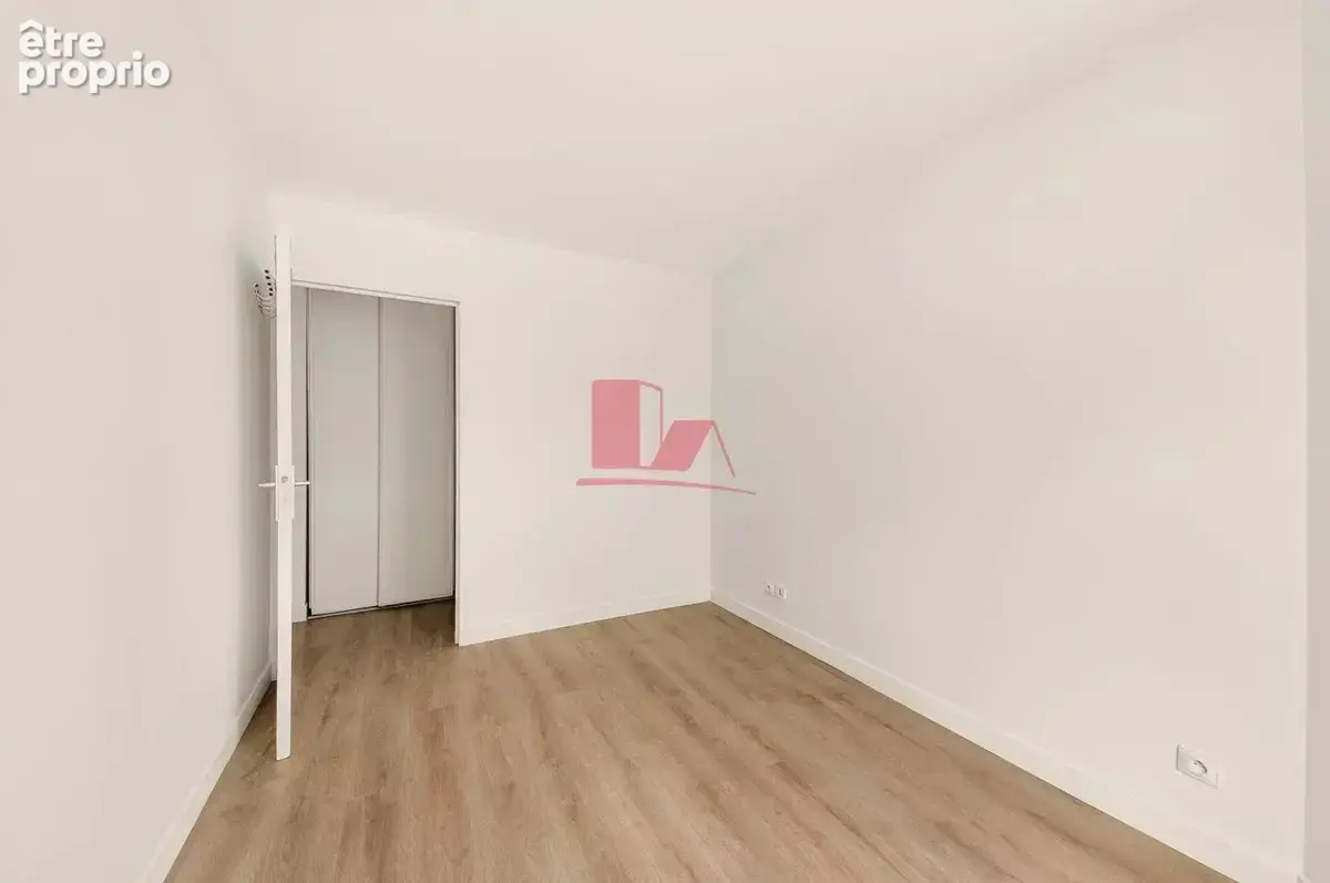 Vanves gare - appartement 3 pieces de 64 m²- balcon - parking - photo 8