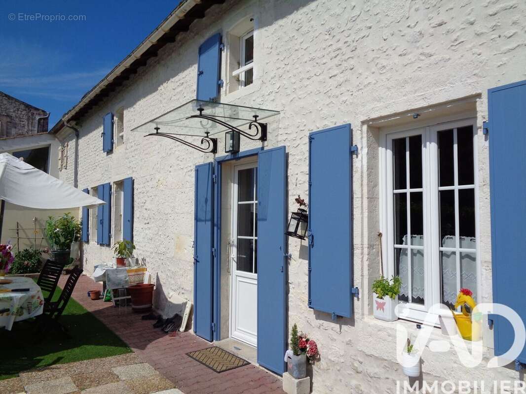 Maison 300 m² à Preguillac  - photo 3
