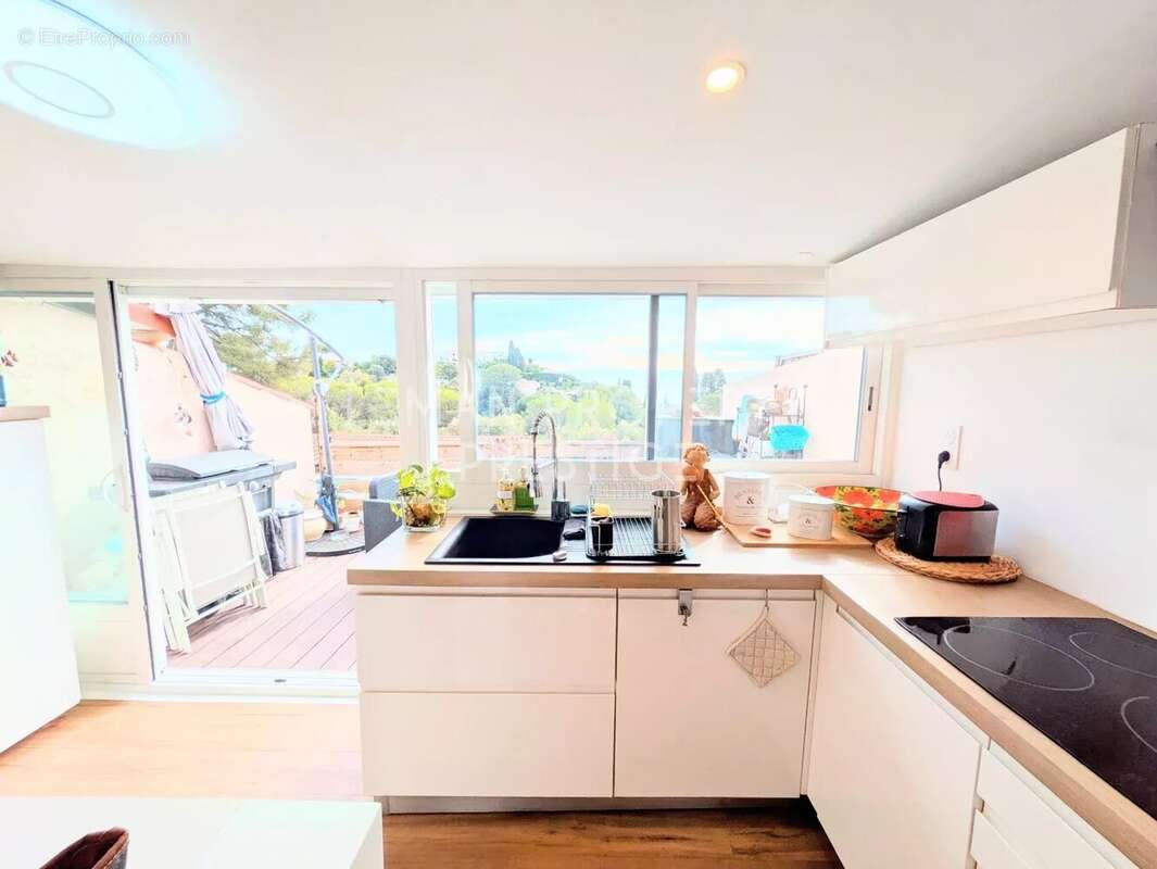 Appartement à VALLAURIS