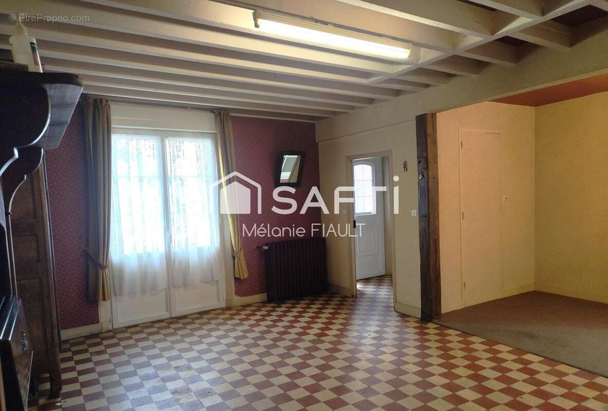 Maison 97 m² à Saint-Fraimbault  - photo 3