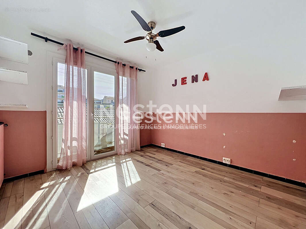 Appartement à VALLAURIS