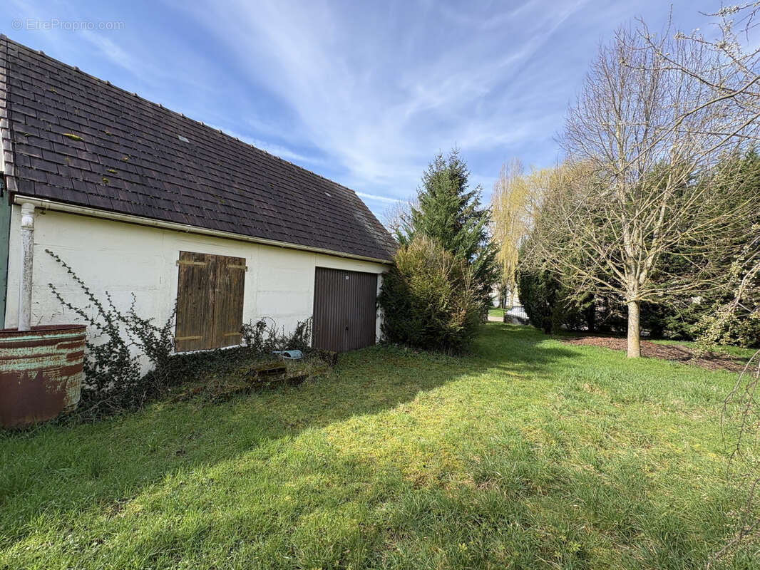 Terrain à PARGUES