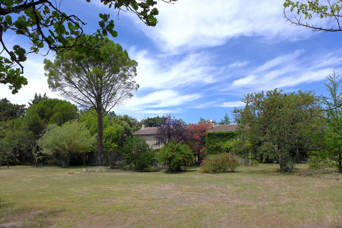Maison à LA BAUME-DE-TRANSIT