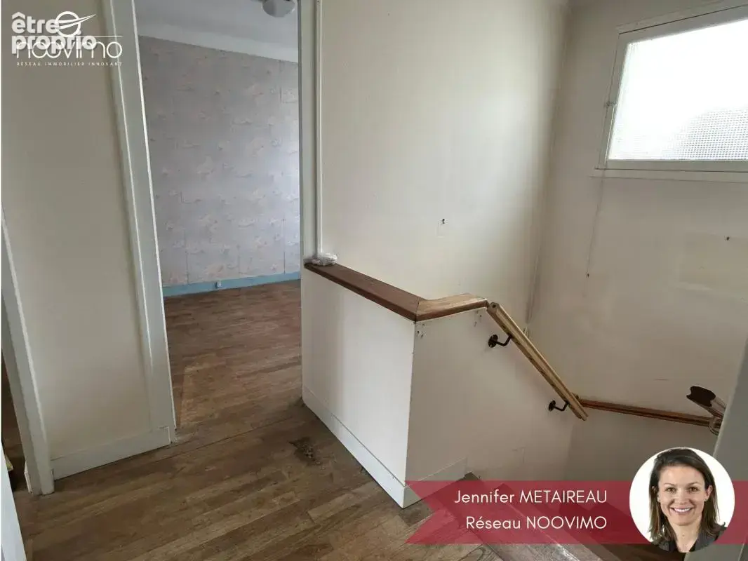 Coeur de bourg ! Au calme, maison à rénover non mitoyenne av - photo 12