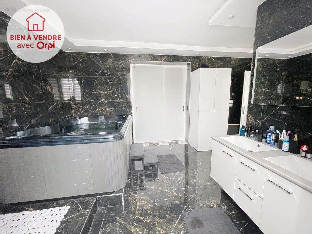 Appartement à MANTES-LA-JOLIE