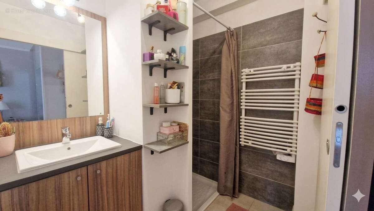 Appartement à MEZE