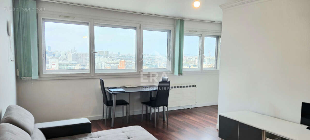 Appartement à CHARENTON-LE-PONT