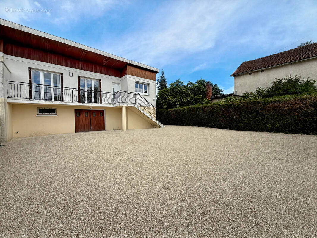 Maison à SAINT-PARRES-AUX-TERTRES