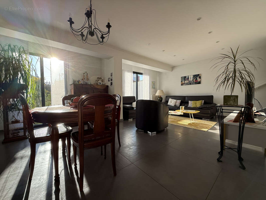 Maison à LE BLANC-MESNIL