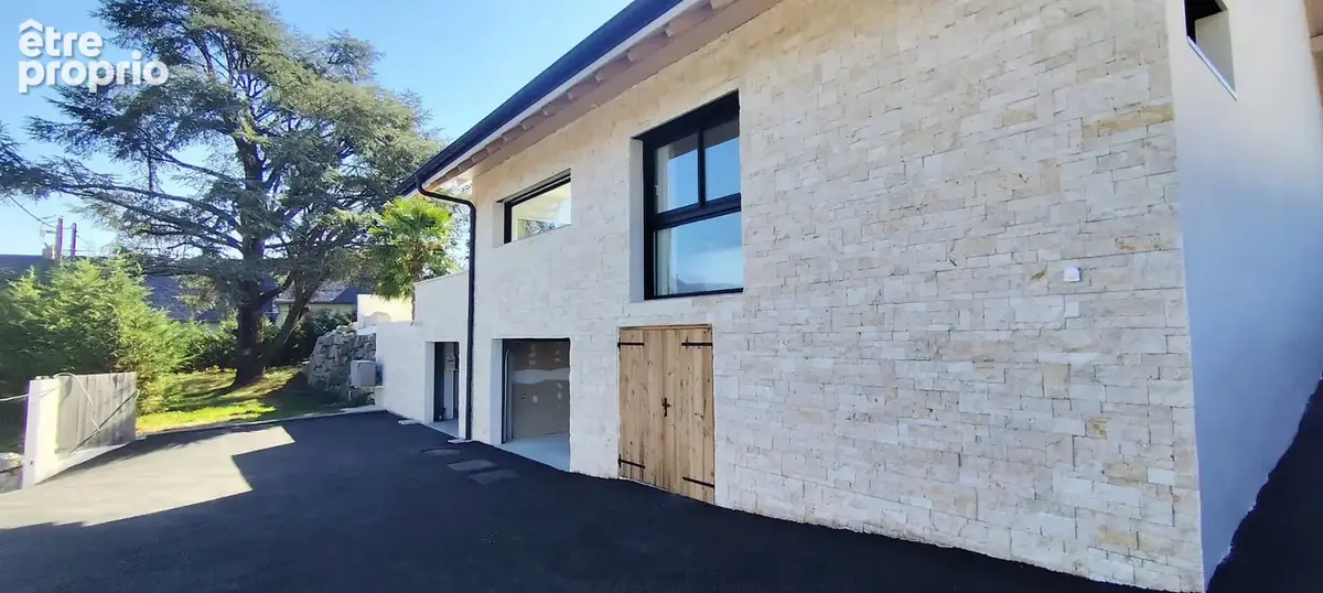 Maison, 4 Chambres, entièrement rénovée avec 3 suites parentales et piscine sur 1500 m2 de terrain - photo 4