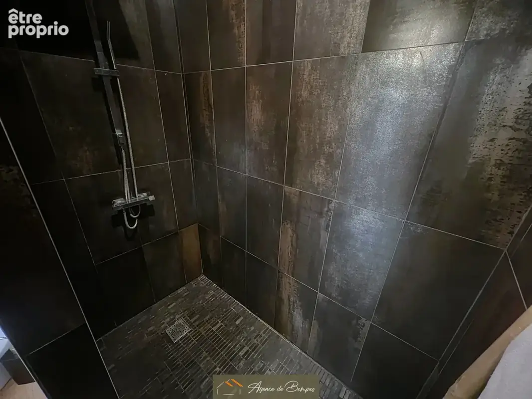 Appartement entierement renove  de type 2 65.77 m2 - photo 13