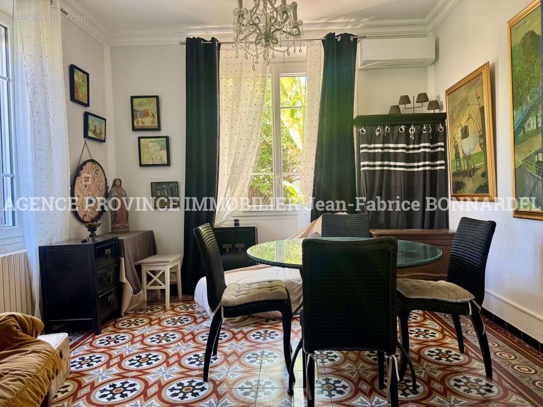 Appartement à NYONS