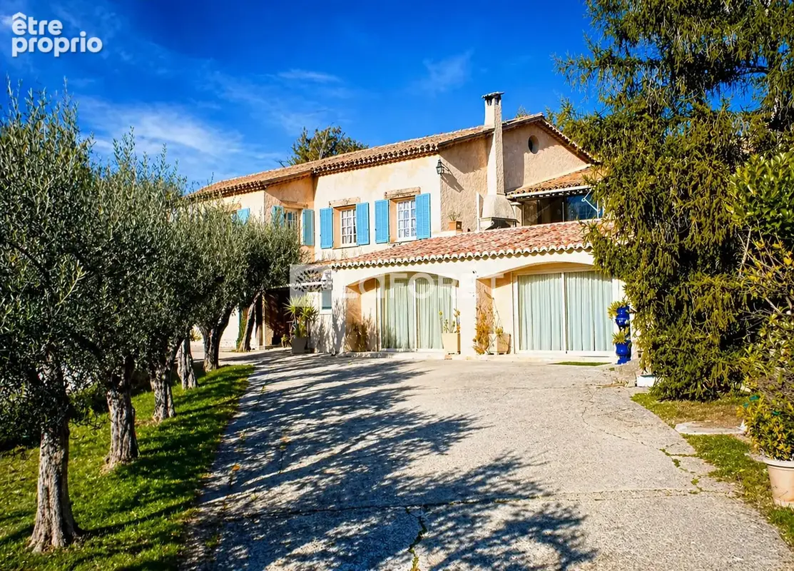 Maison à VALBONNE