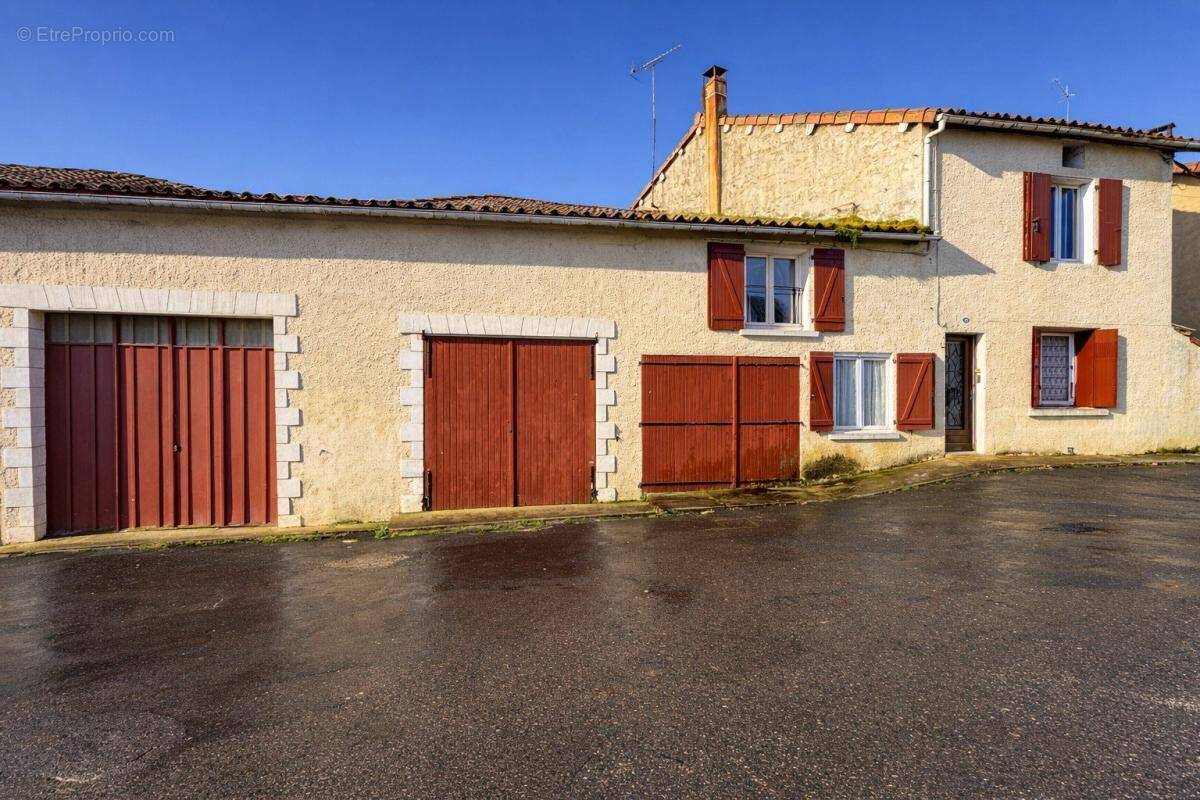 Maison à RUFFEC