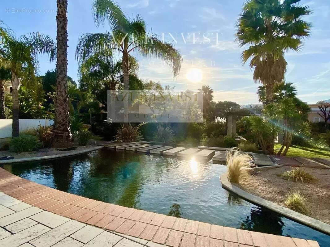 Appartement à ROQUEBRUNE-CAP-MARTIN